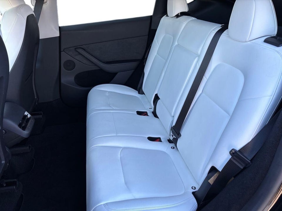 Tesla Model Y RWD 5d