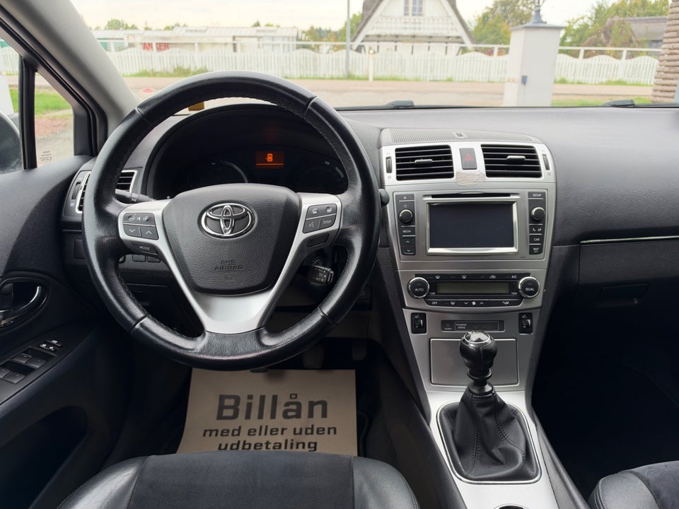 Toyota Avensis 1,8 VVT-i T2 Premium stc. 5d