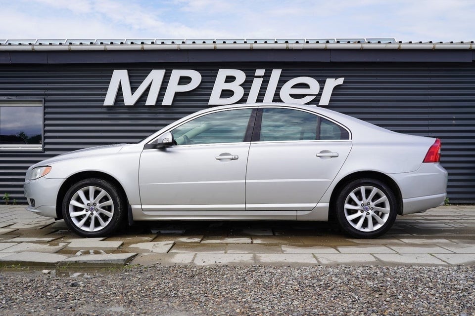 Volvo S80 2,5 T Momentum aut. 4d