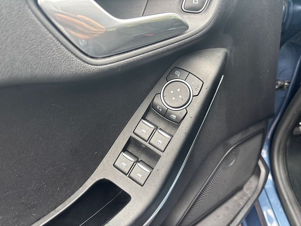 Ford Fiesta 1,0 EcoBoost mHEV Titanium 5d