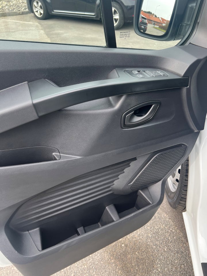 Renault Trafic 2,0 dCi 130 L2H1 Tekno