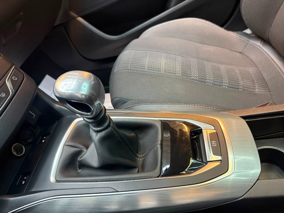 Peugeot 308 1,2 PureTech 130 Selection Sky SW 5d