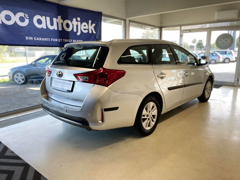 Toyota Auris 1,8 Hybrid H2+ Touring Sports CVT 5d