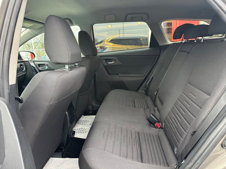 Toyota Auris 1,8 Hybrid H2 Touring Sports CVT 5d