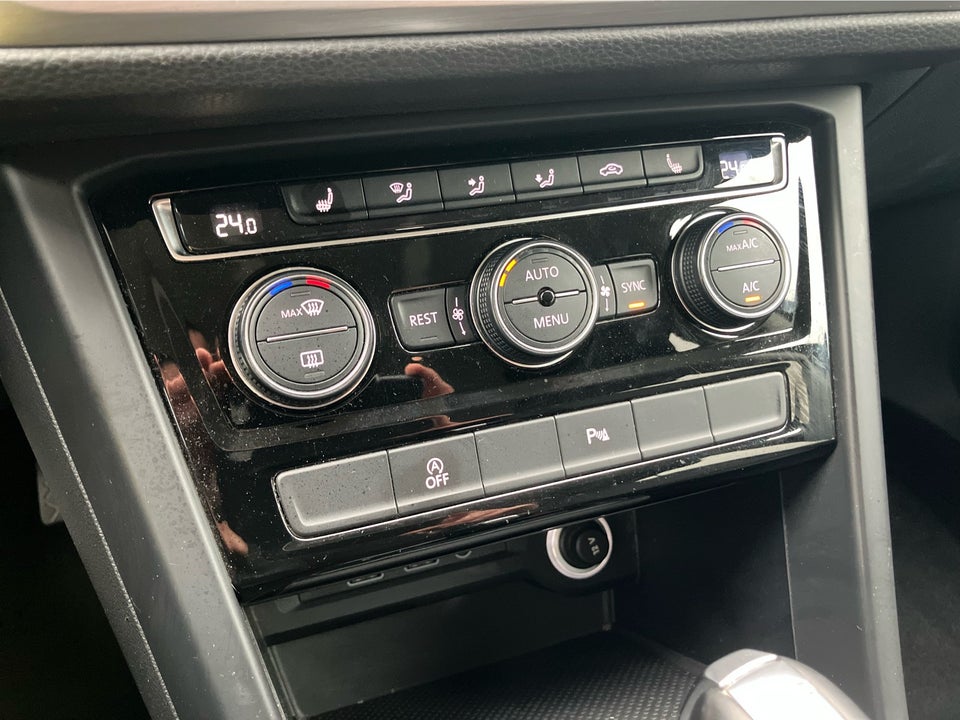 VW Touran 1,6 TDi 115 Comfortline Connect DSG 7prs 5d