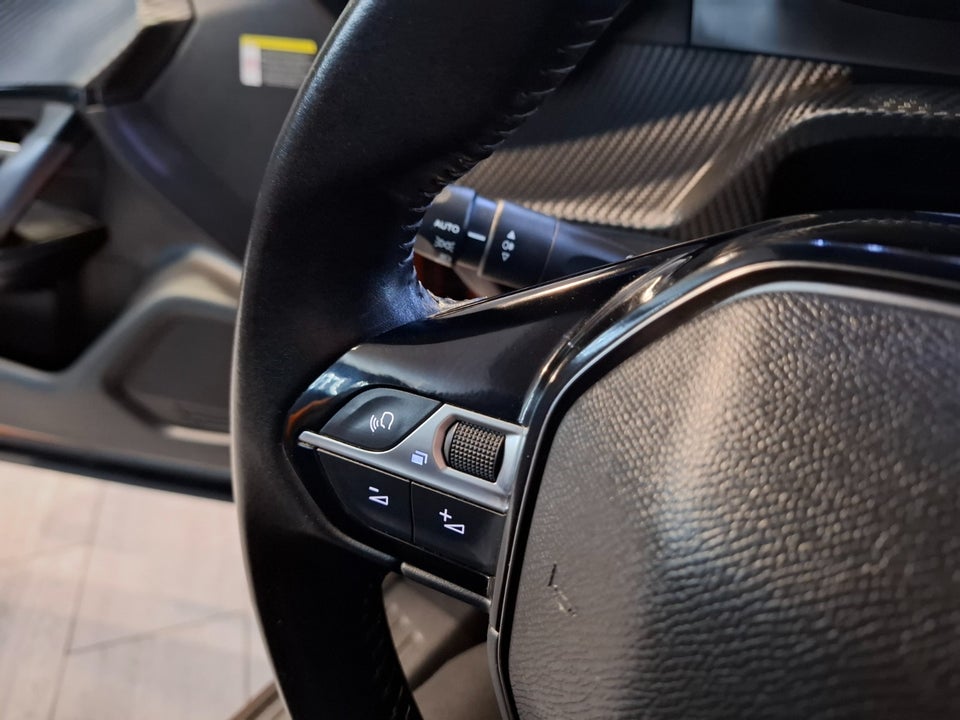 Peugeot 2008 1,5 BlueHDi 100 Allure 5d