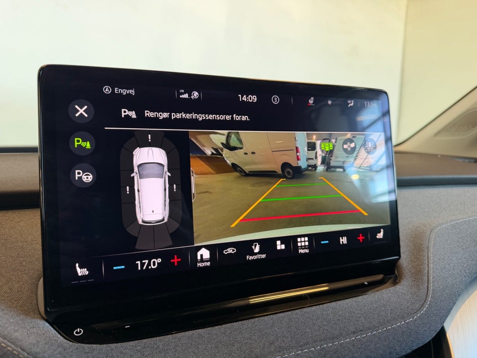 Skoda Enyaq 80 iV Plus Loft 5d