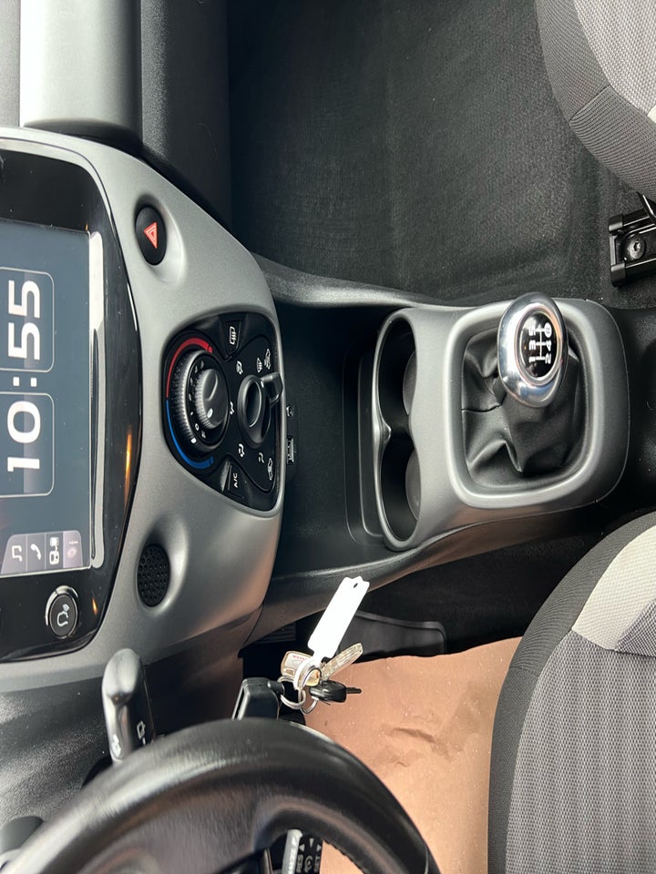 Toyota Aygo 1,0 VVT-i x-plore 5d