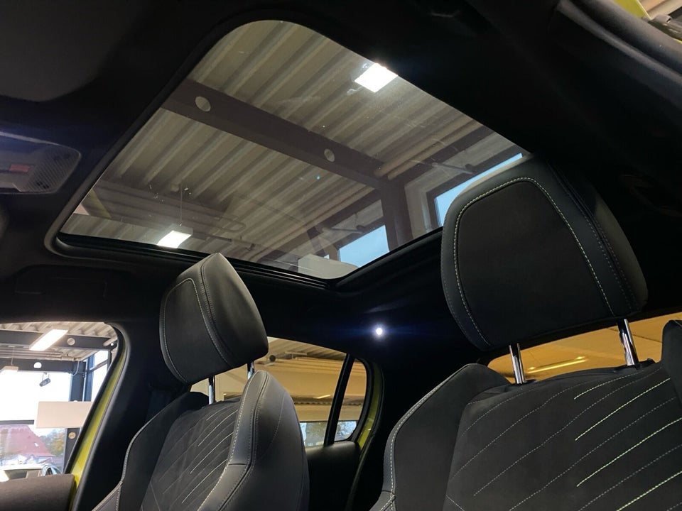 Peugeot e-208 54 GT 5d