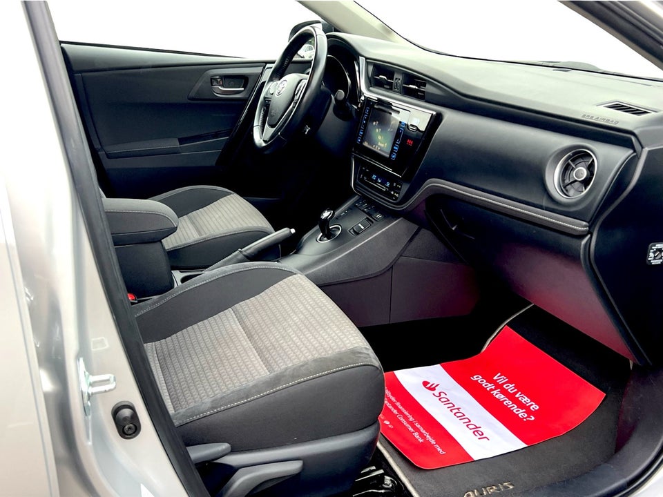 Toyota Auris 1,8 Hybrid H2 Selected CVT 5d