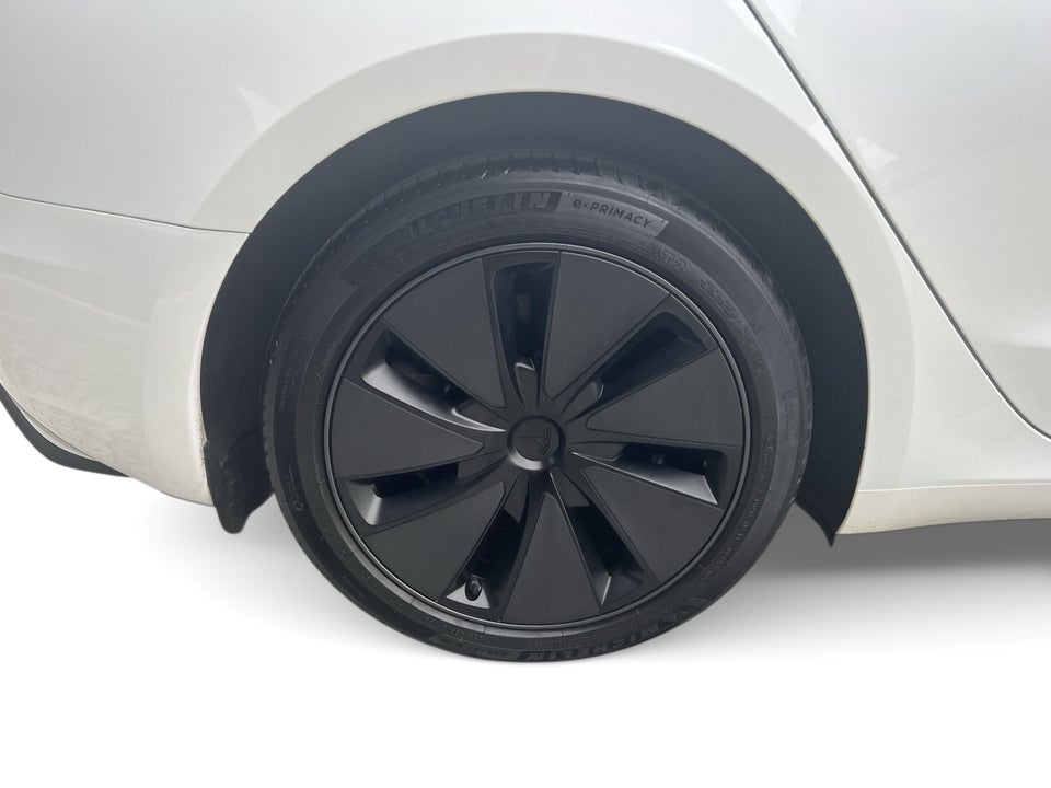 Tesla Model 3 Long Range AWD 4d