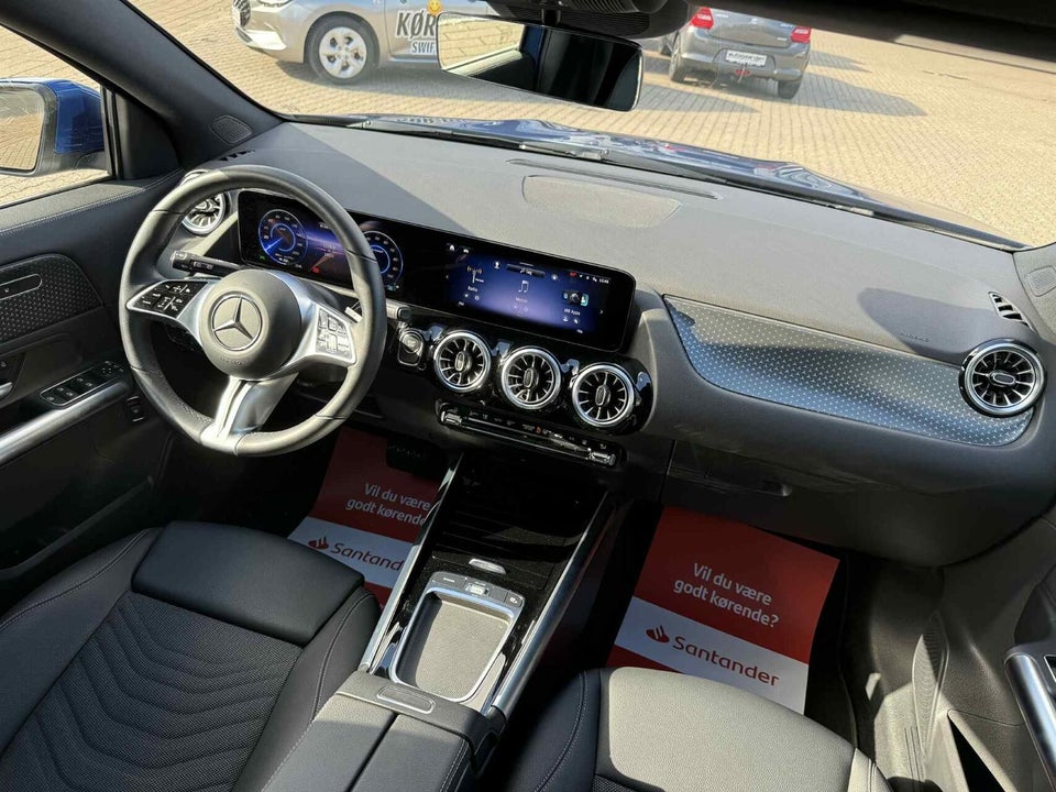 Mercedes EQA300 Progressive 4Matic 5d