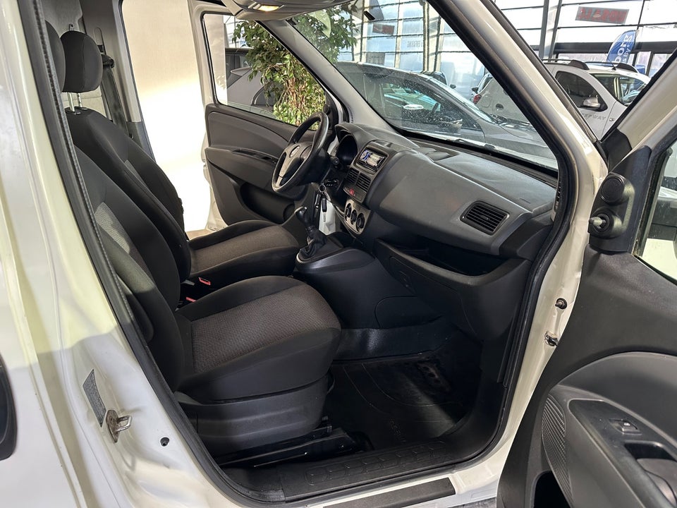 Fiat Doblò Cargo 1,3 MJT Basic L2 4d