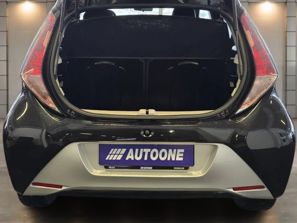 Toyota Aygo 1,0 VVT-i x-black 5d