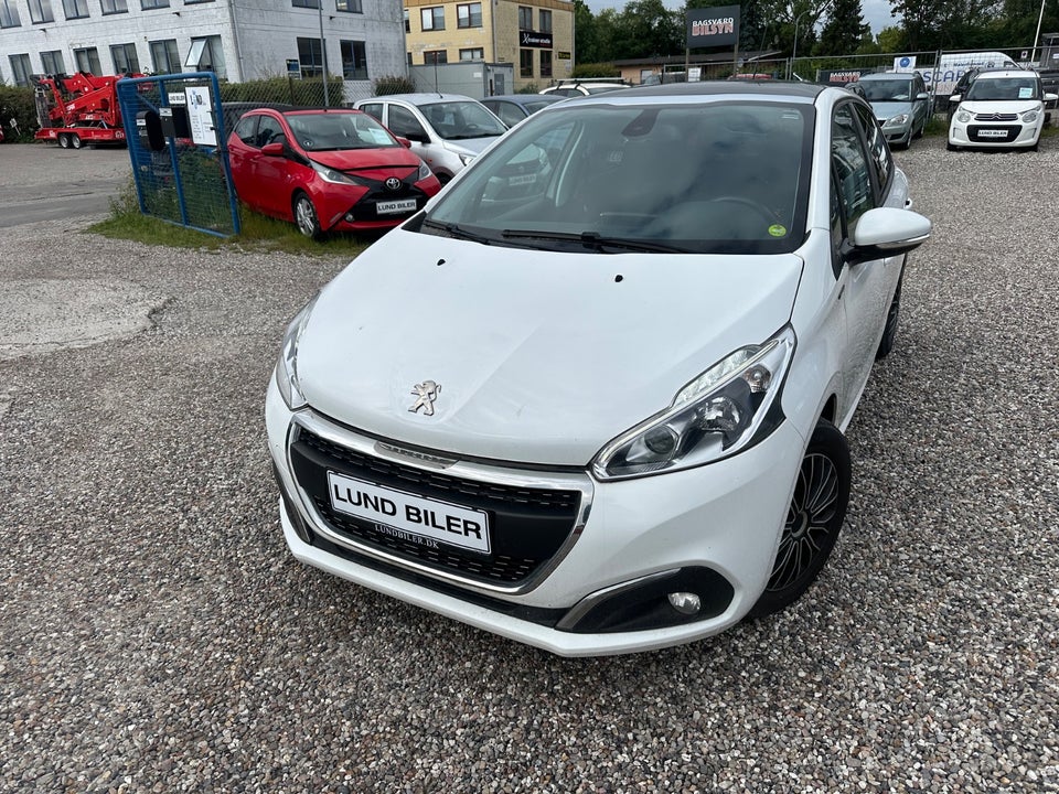 Peugeot 208 1,2 PureTech 82 Selection Sky 5d