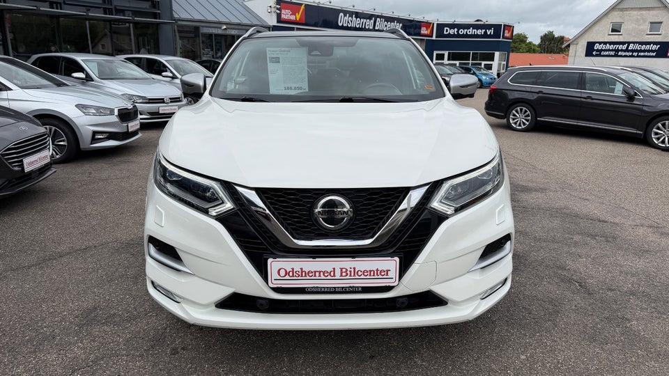 Nissan Qashqai 1,3 Dig-T 160 Tekna+ 5d