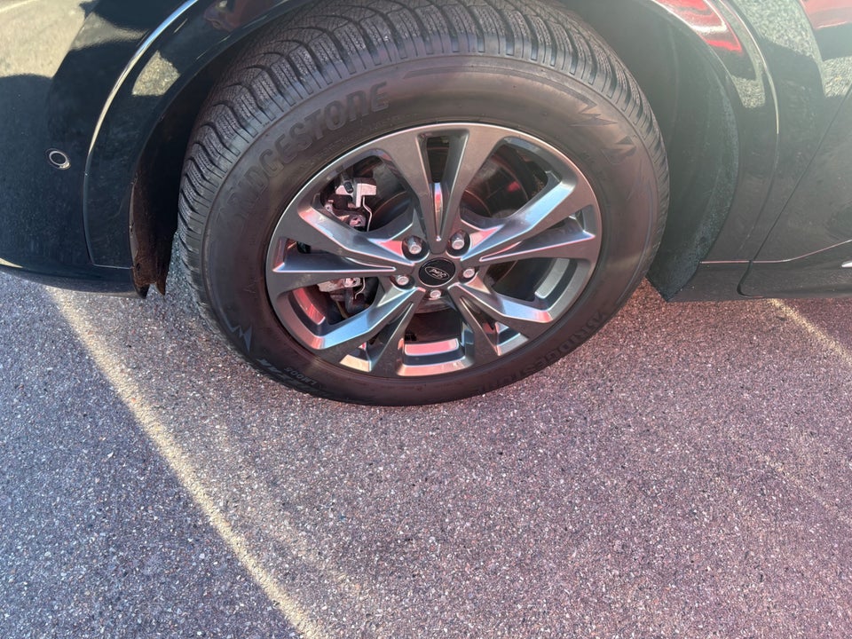 Ford Kuga 2,5 PHEV Vignale CVT 5d