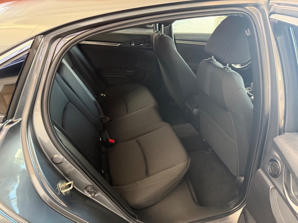 Honda Civic 1,0 VTEC Turbo Elegance CVT 5d