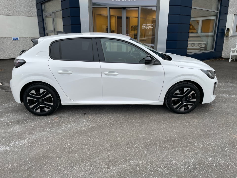 Peugeot 208 1,2 PureTech 100 Allure+ 5d