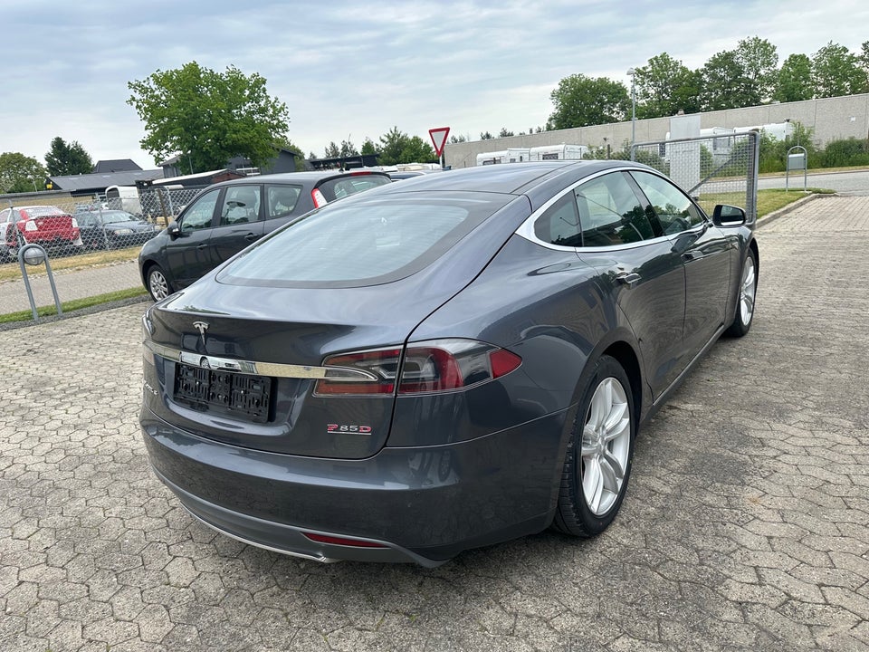 Tesla Model S P85D 5d