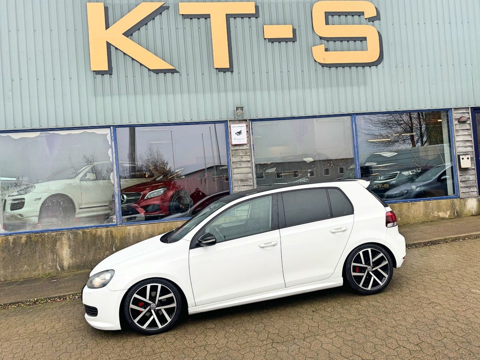 VW Golf VI 1,6 TDi 105 BlueMotion 5d