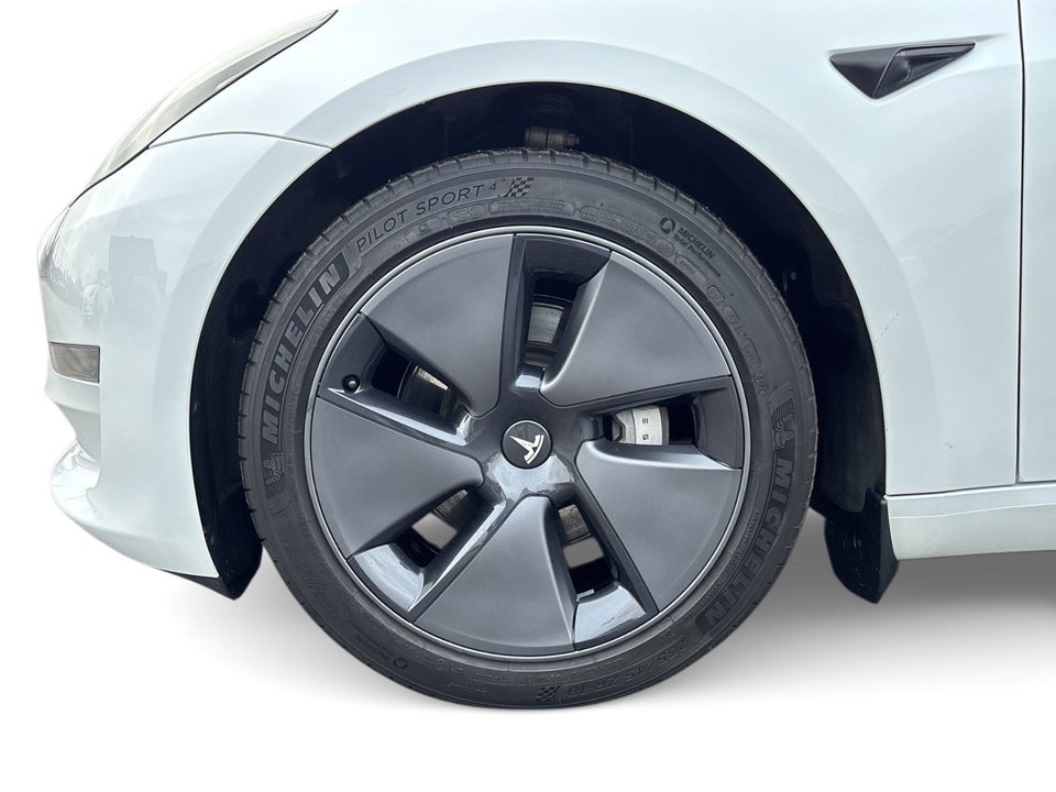 Tesla Model 3 Long Range AWD 4d