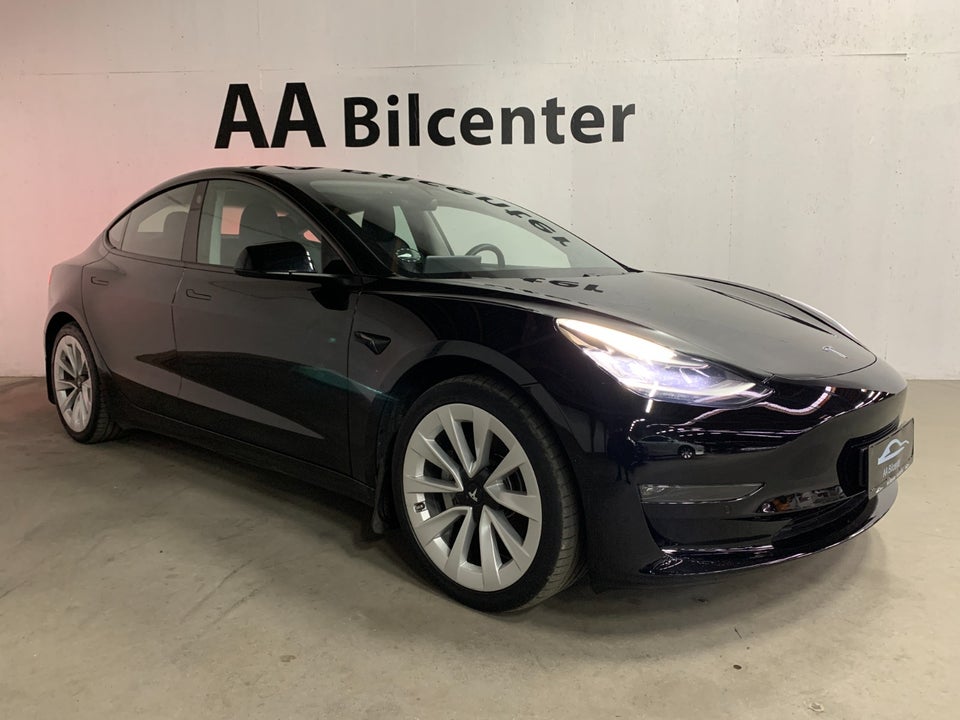 Tesla Model 3 Long Range AWD 4d