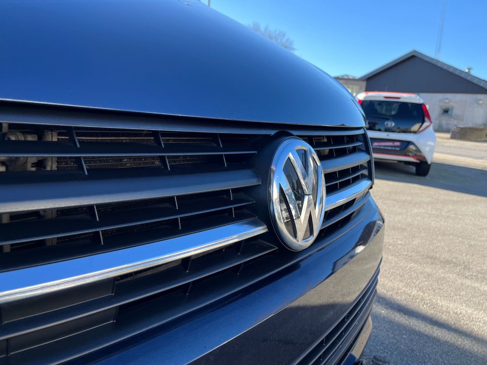 VW Transporter 2,0 TDi 180 Kassevogn DSG lang