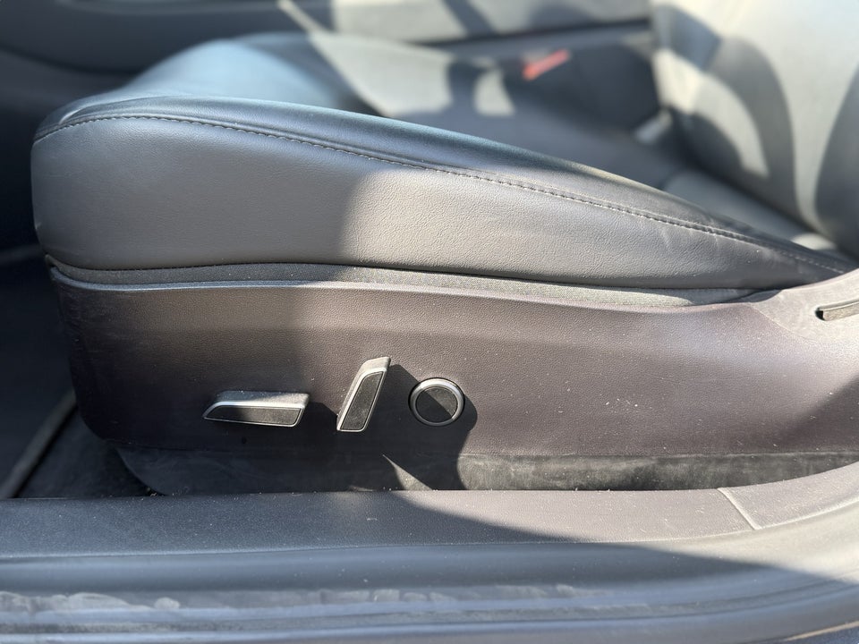 Tesla Model 3 Long Range AWD 4d