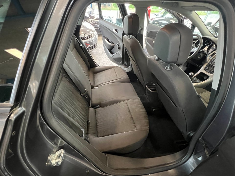 Opel Astra 1,7 CDTi 110 Enjoy Sports Tourer 5d