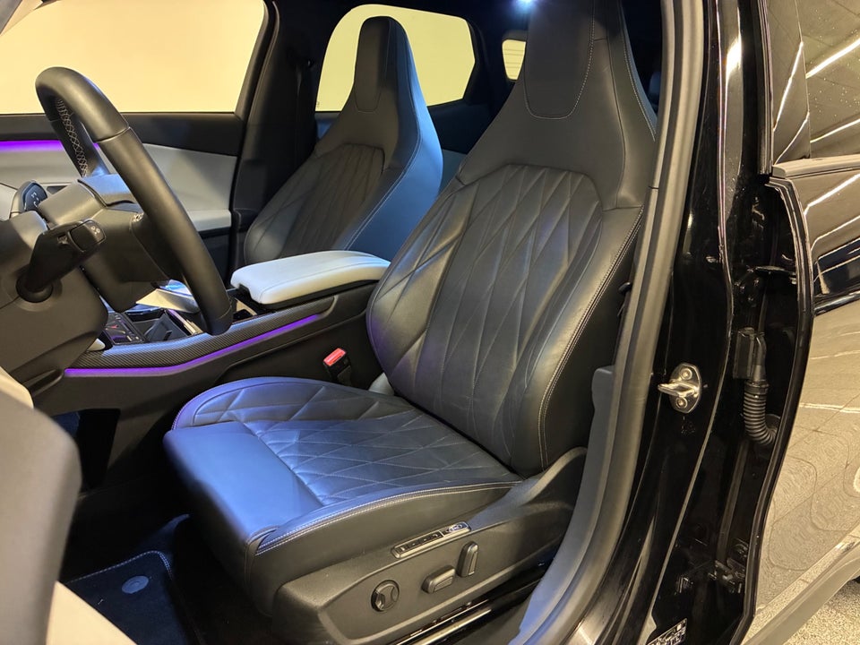 Ford Explorer 82 Premium Extended Range 5d