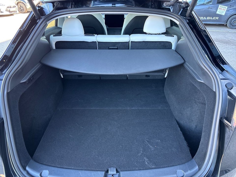 Tesla Model Y RWD 5d