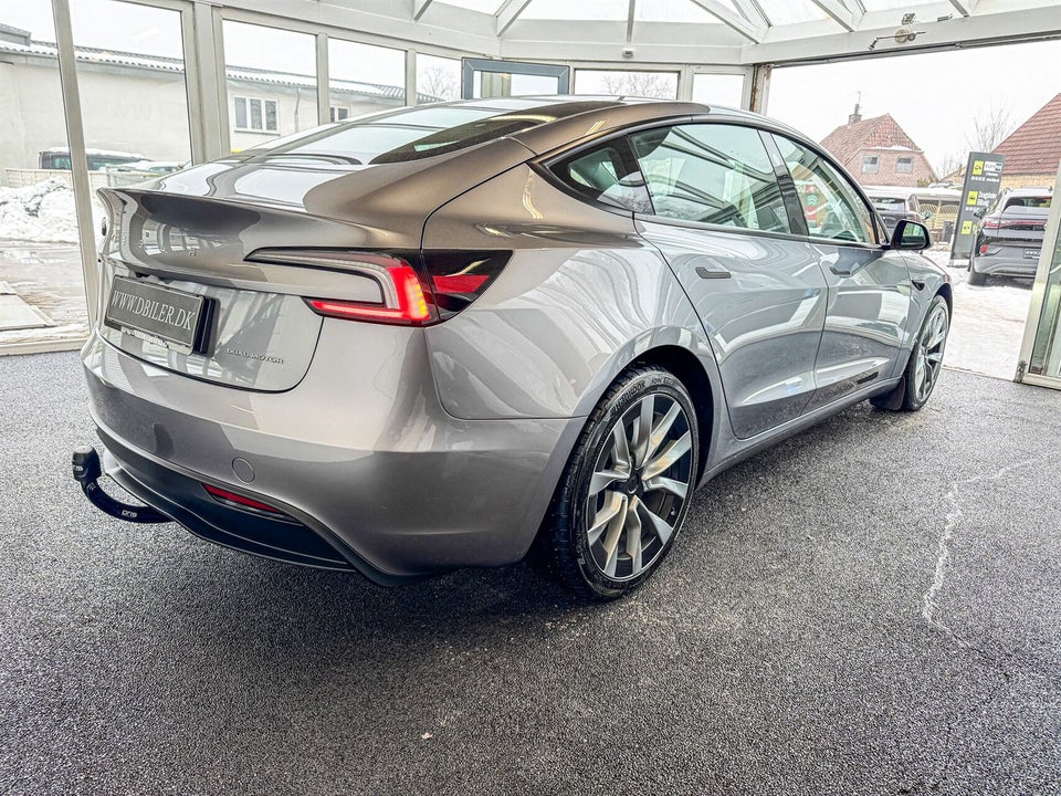 Tesla Model 3 Long Range AWD 4d