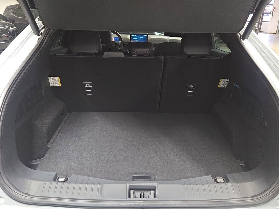 Ford Mustang Mach-E 98 Premium Extended Range AWD 5d