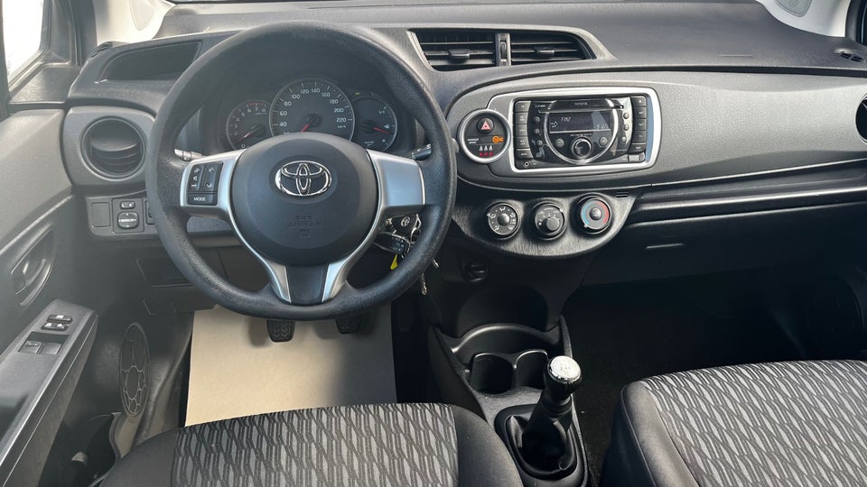 Toyota Yaris 1,0 VVT-i T1 5d