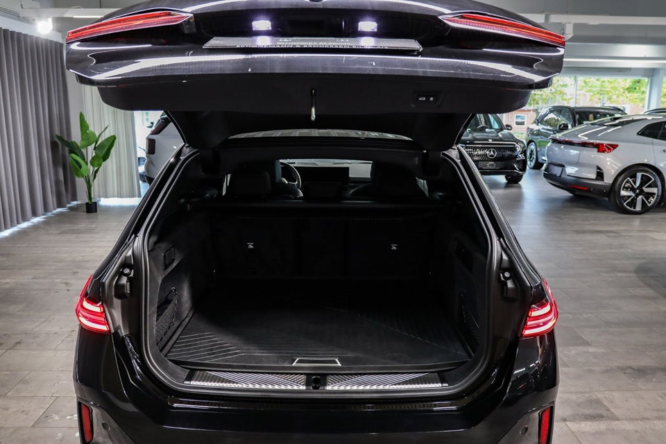 BMW i5 eDrive40 Touring Fully Charged 5d