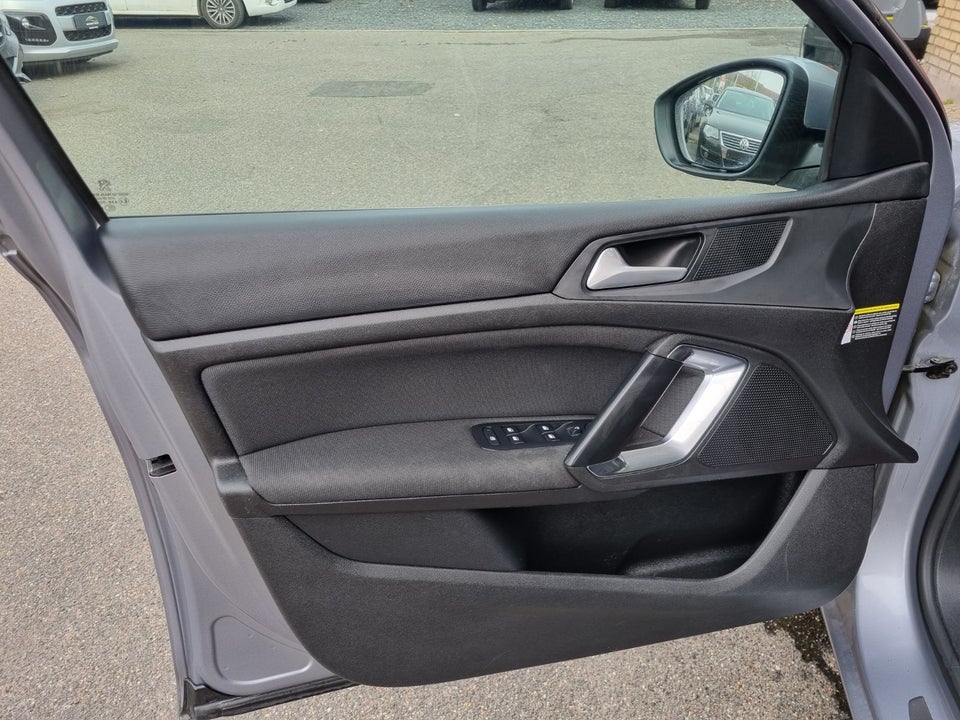 Peugeot 308 1,2 PureTech 130 Selection Sky SW EAT8 5d