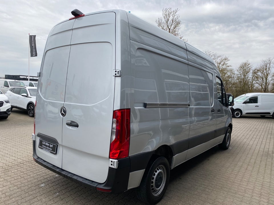 Mercedes Sprinter 215 2,0 CDi A2 Kassevogn aut. FWD