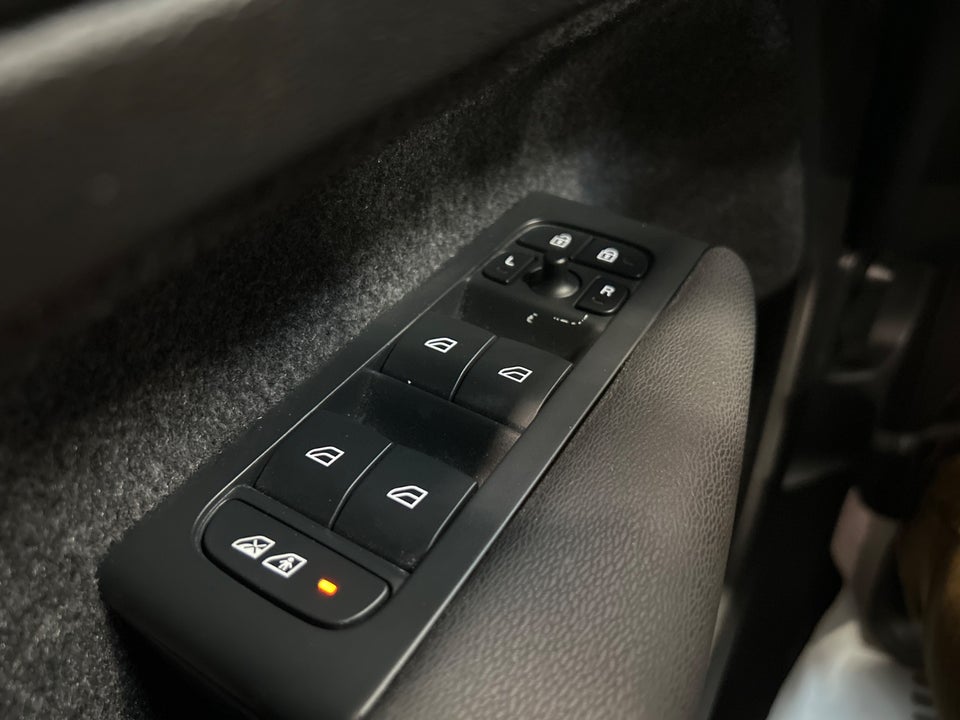 Volvo XC40 P6 ReCharge Core 5d