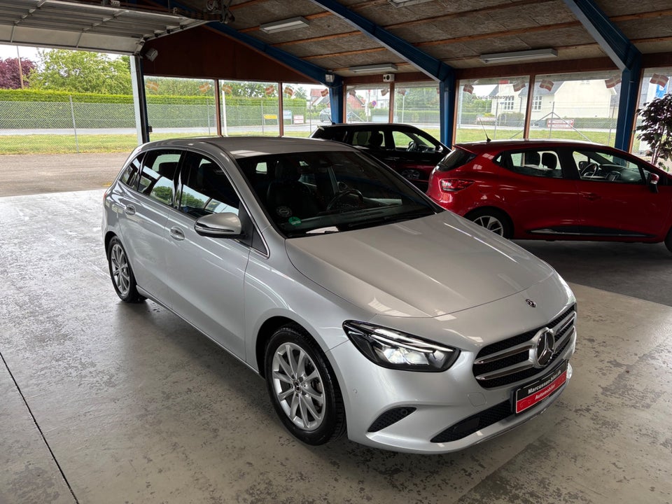 Mercedes B200 d 2,0 Progressive Line aut. 5d
