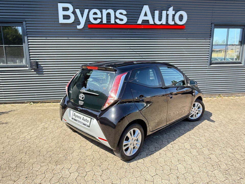 Toyota Aygo 1,0 VVT-i x-black II 5d
