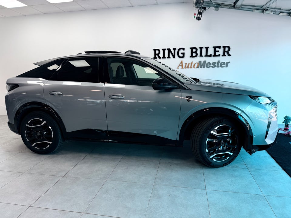 Peugeot e-3008 77 GT Pack 5d