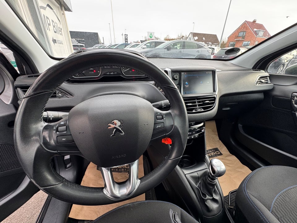 Peugeot 208 1,5 BlueHDi 100 Signature Sky 5d