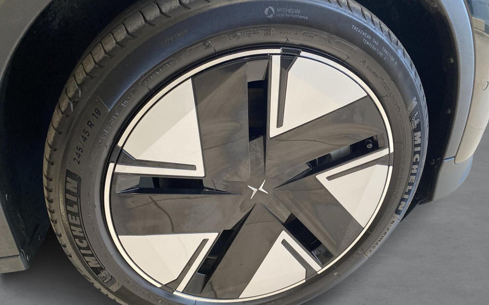 Polestar 2 Long Range AWD 5d