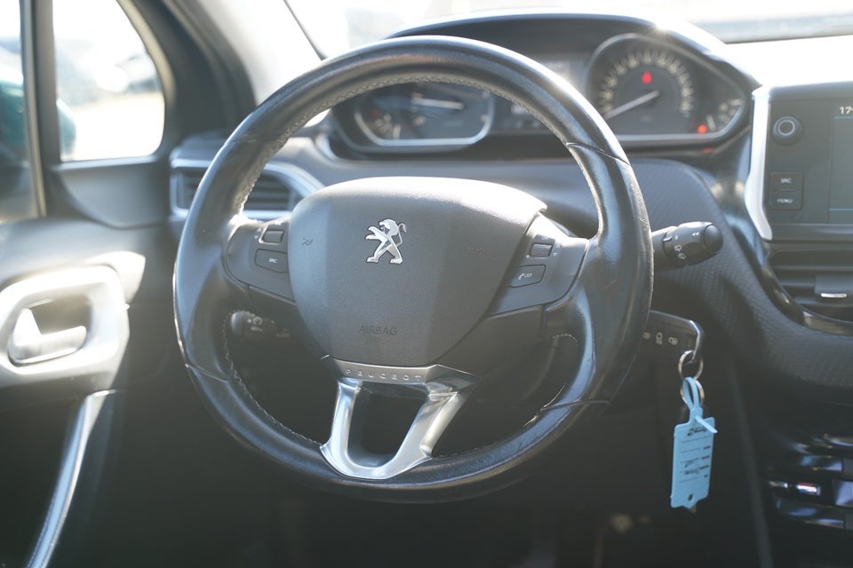 Peugeot 2008 1,6 BlueHDi 100 Allure Sky 5d