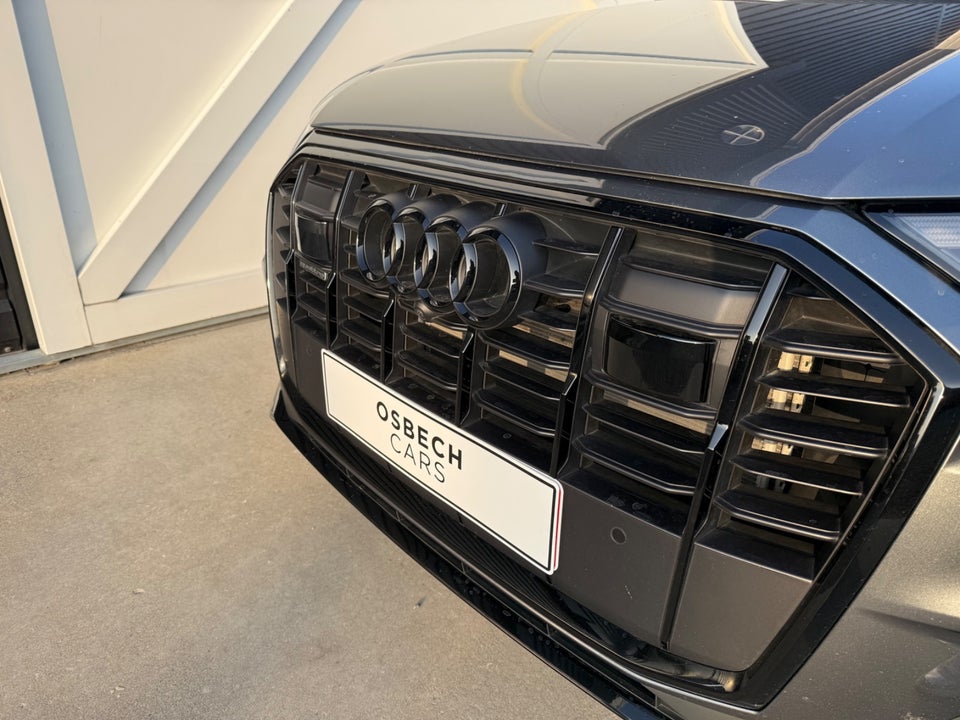Audi Q7 55 TFSi e S-line quattro Tiptr. 5d