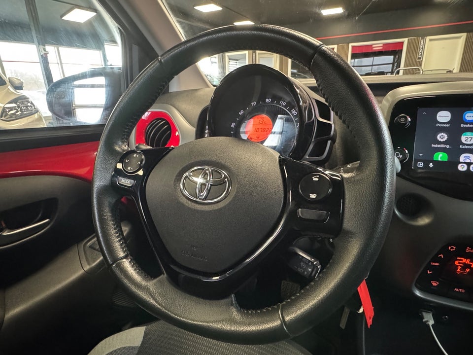 Toyota Aygo 1,0 VVT-i x-press 5d