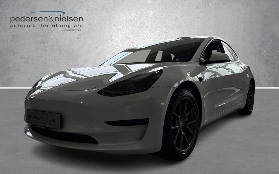 Tesla Model 3 Standard Range+ RWD 4d