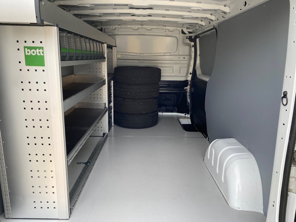 Nissan NV300 2,0 dCi 120 L2H1 Comfort