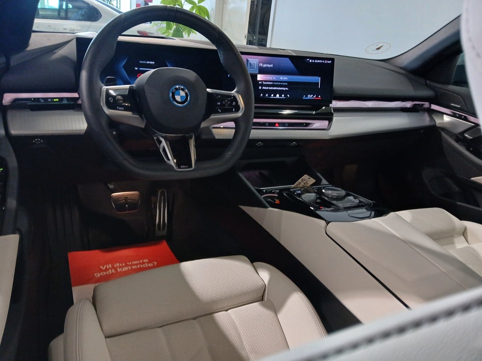 BMW i5 eDrive40 Touring M-Sport Pro 5d